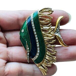 VTG Angel Fish Brooch Pin Enamel Gold Tone Metal Blue‎ Green Rhinestones 2.25"